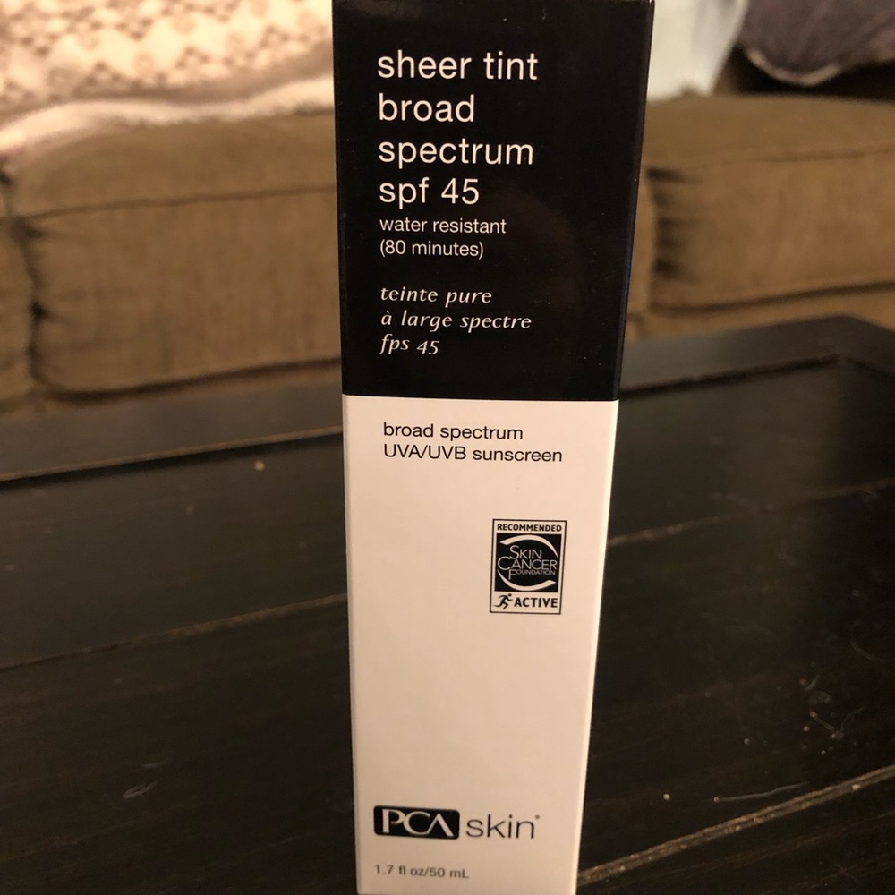 PCA skin tinted moisturizer